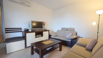 Apartment, 2 Schlafzimmer | Wohnzimmer | Flachbildfernseher, DVD-Player