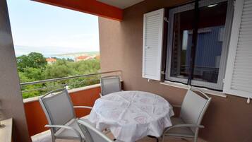 Apartment, 2 Schlafzimmer | Balkon