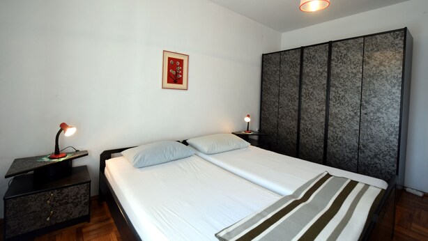 Standard Apartment, 2 Bedrooms, Non Smoking (618) | 2 bedrooms, free cots/infant beds, free WiFi, bed sheets - Apartments Petrovic (Malinska-Dubasnica)