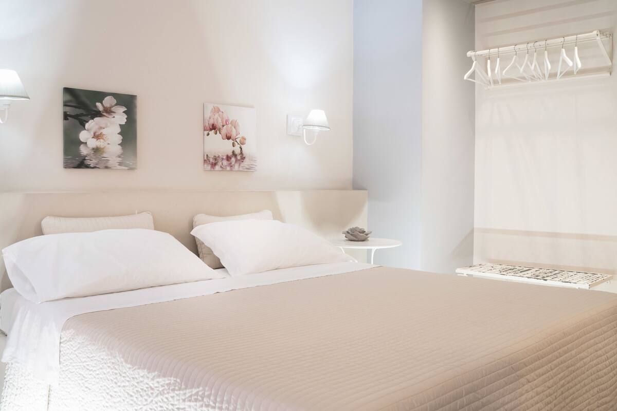 Chambre Confort double ou avec lits jumeaux, 1 très grand lit, non-fumeur | Couette en duvet, rideaux d’obscurcissement, système d’insonorisation