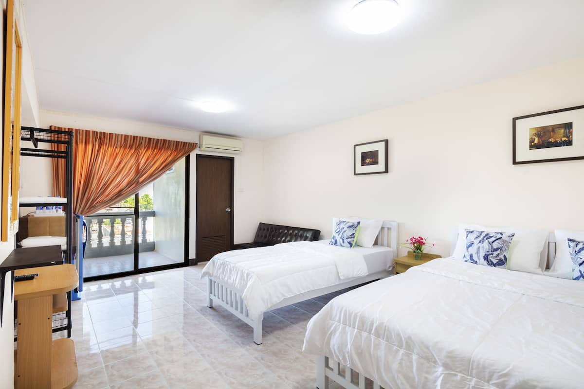 Family Twin Room | Premium bedding, individually decorated, individually furnished, desk