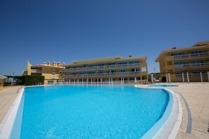 Outdoor pool - HI Santa Cruz - Pousada de Juventude - Hostel (Torres Vedras)