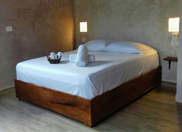 1 غرفة نوم وألحفة محشوة بالريش وأسرّة سليكت كومفورت ومكتب