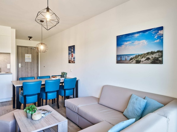 Family suite | 2 adults - 3 kids | Living area