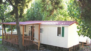 Mobile Home, Multiple Beds, Non Smoking, Courtyard View | 2 bedrooms, desk, blackout drapes