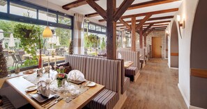 Spécialités Cuisine locale et internationale