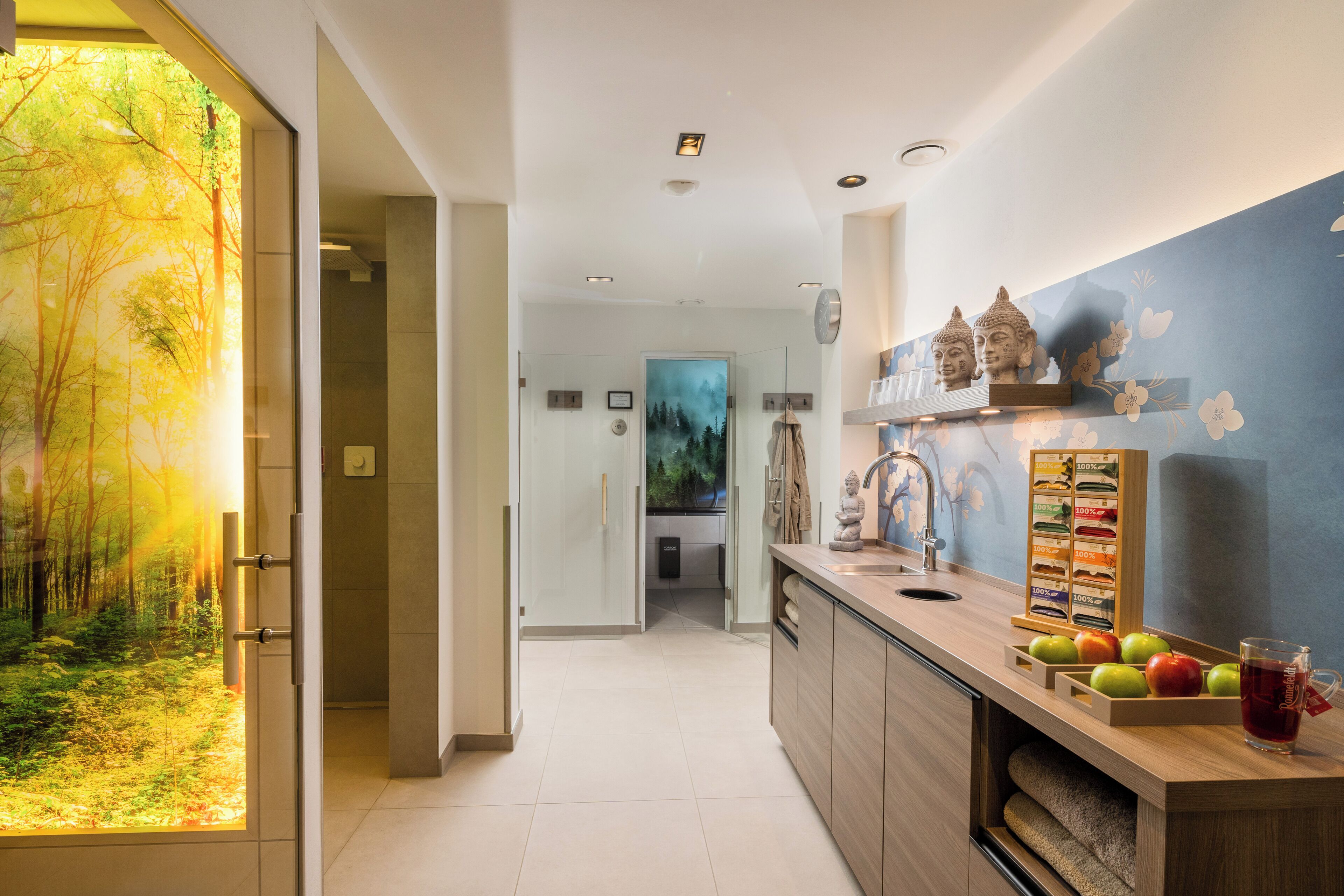 ساونا، غرفة بخار، جلسات تدليك بالأحجار الساخنة، معالجات لتقشير البشرة