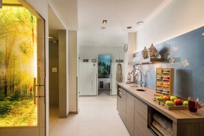 Sauna, hammam, massages aux pierres chaudes, gommages corporels