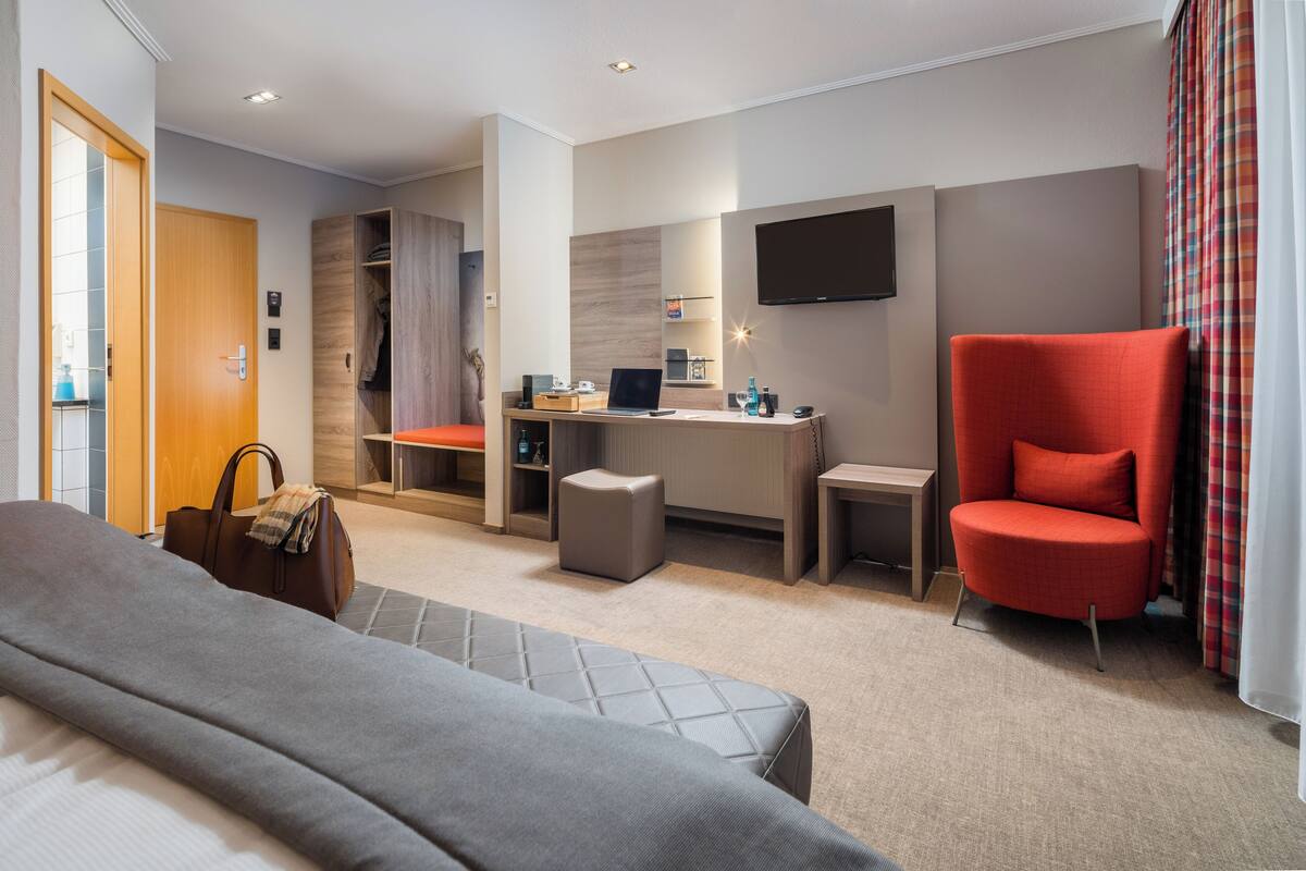 flat-screen tv, books