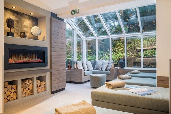 Sauna, hammam, massages aux pierres chaudes, gommages corporels