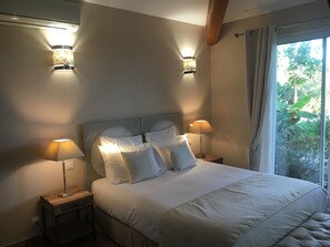 Tweepersoonskamer (Romantica) | Luxe beddengoed, pillowtop-bedden, een kluis op de kamer