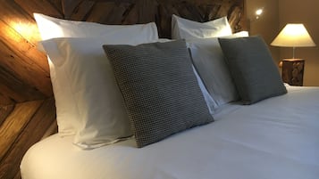 Double Room (Douceur du Sud) | Premium bedding, pillow-top beds, in-room safe, individually decorated