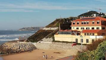 Plage, sable blanc, 5 bars de plage