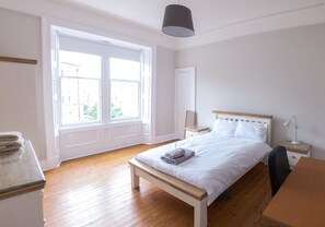 Apartment | Iron/ironing board, bed sheets - Silver Lining - Spottiswoode Apartment (Edinburgh)