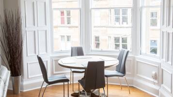 Apartment | Living area | Flat-screen TV