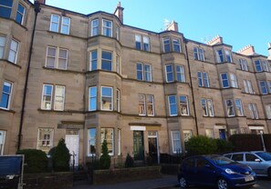Front of property - Silver Lining - Spottiswoode Apartment (Edinburgh)