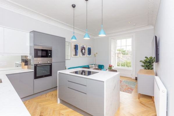 Superior Apartment, 1 Bedroom | Private kitchen | Full-sized fridge, microwave, oven, stovetop