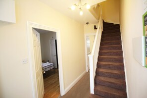 Hallway - Flexistay Hillbrook (London)