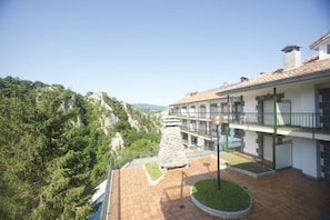 Front of property - Hotel Sindika (Oñati)