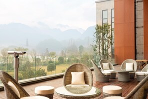 4 개의 레스토랑, 아침 식사, 점심 식사, 저녁 식사 제공(중식)