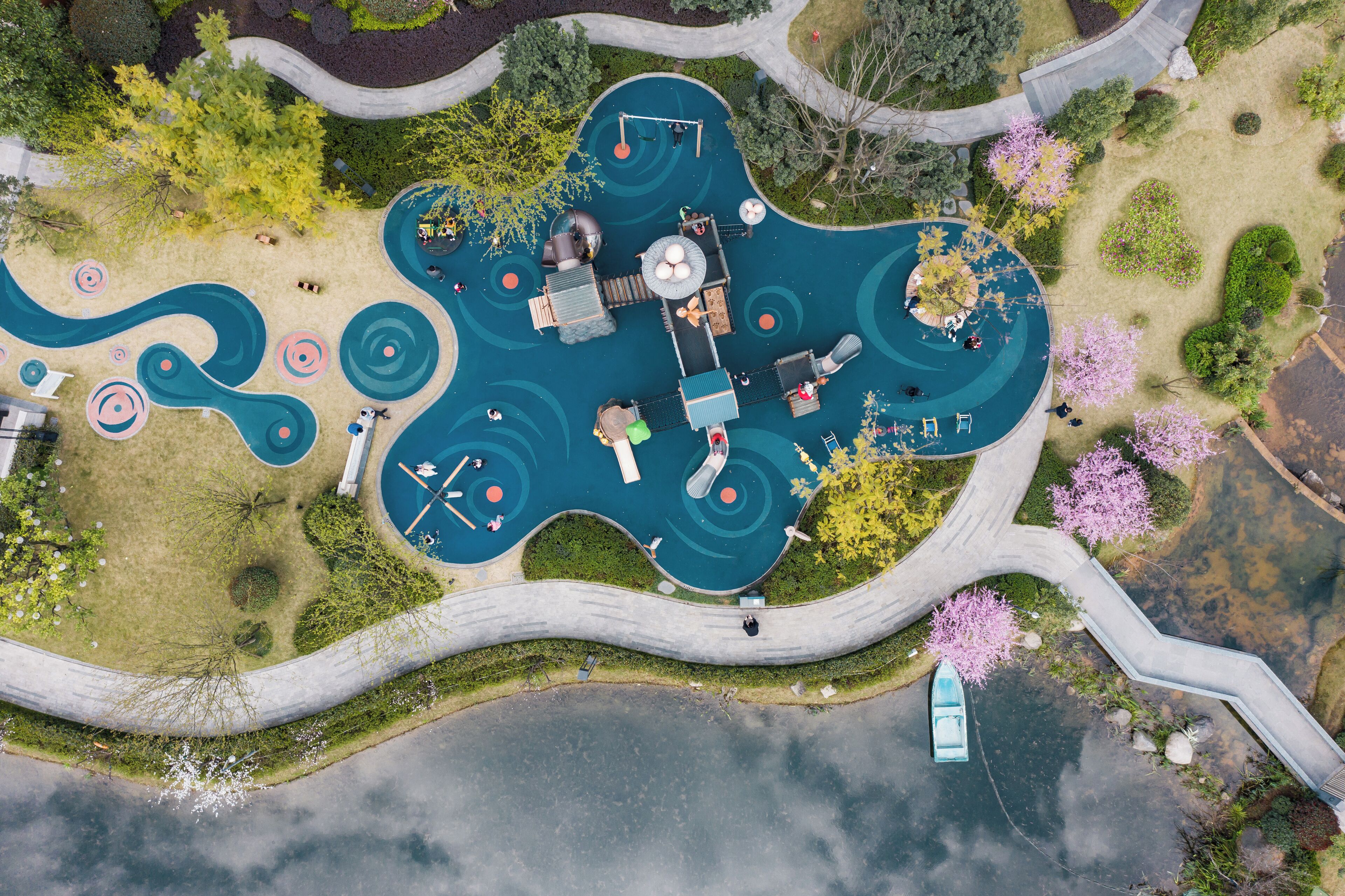 儿童活动区 - 室外