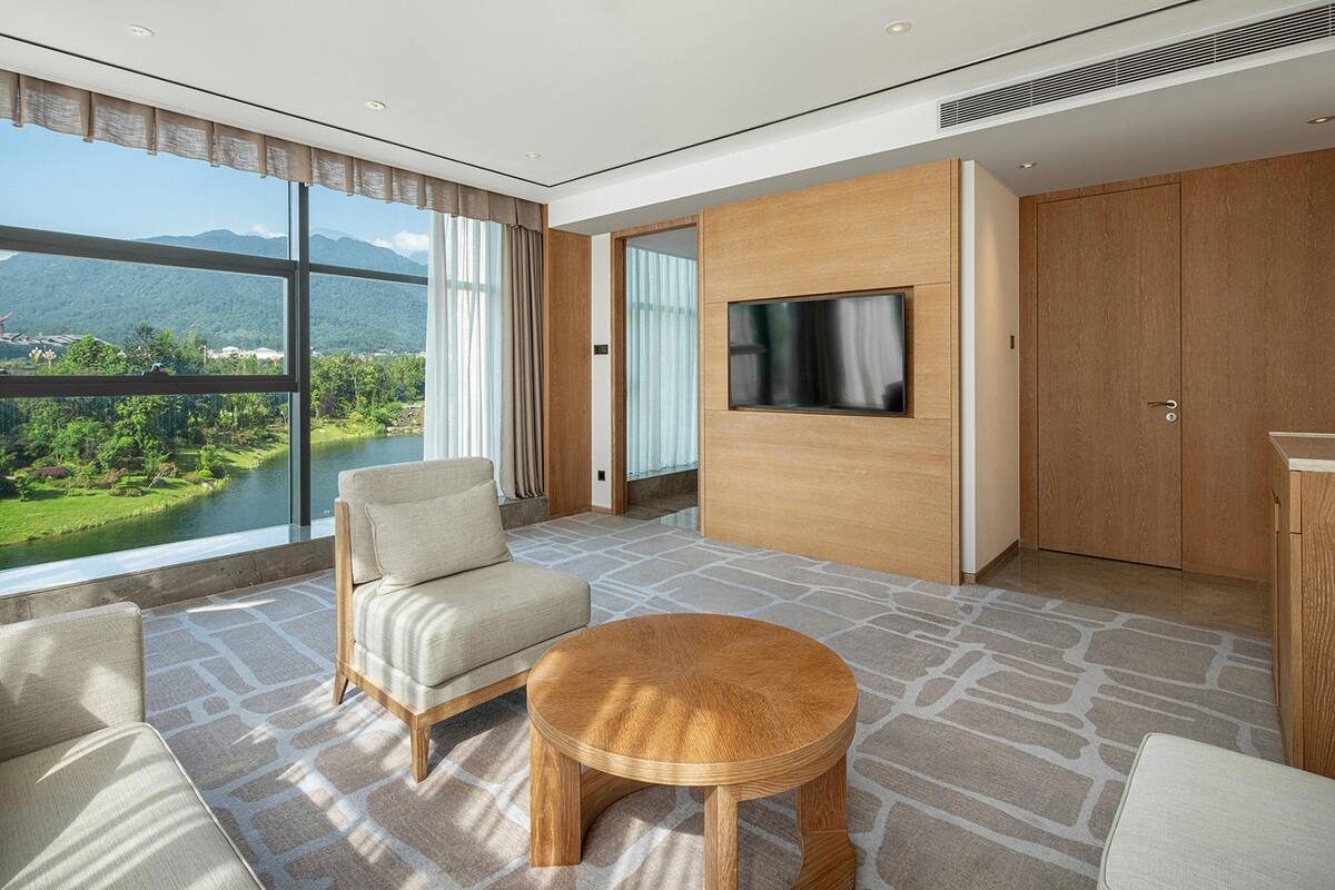 suite, 1 king bed (discovery suite) | view from room