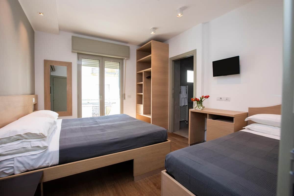 premium bedding, down duvets, in-room safe, soundproofing