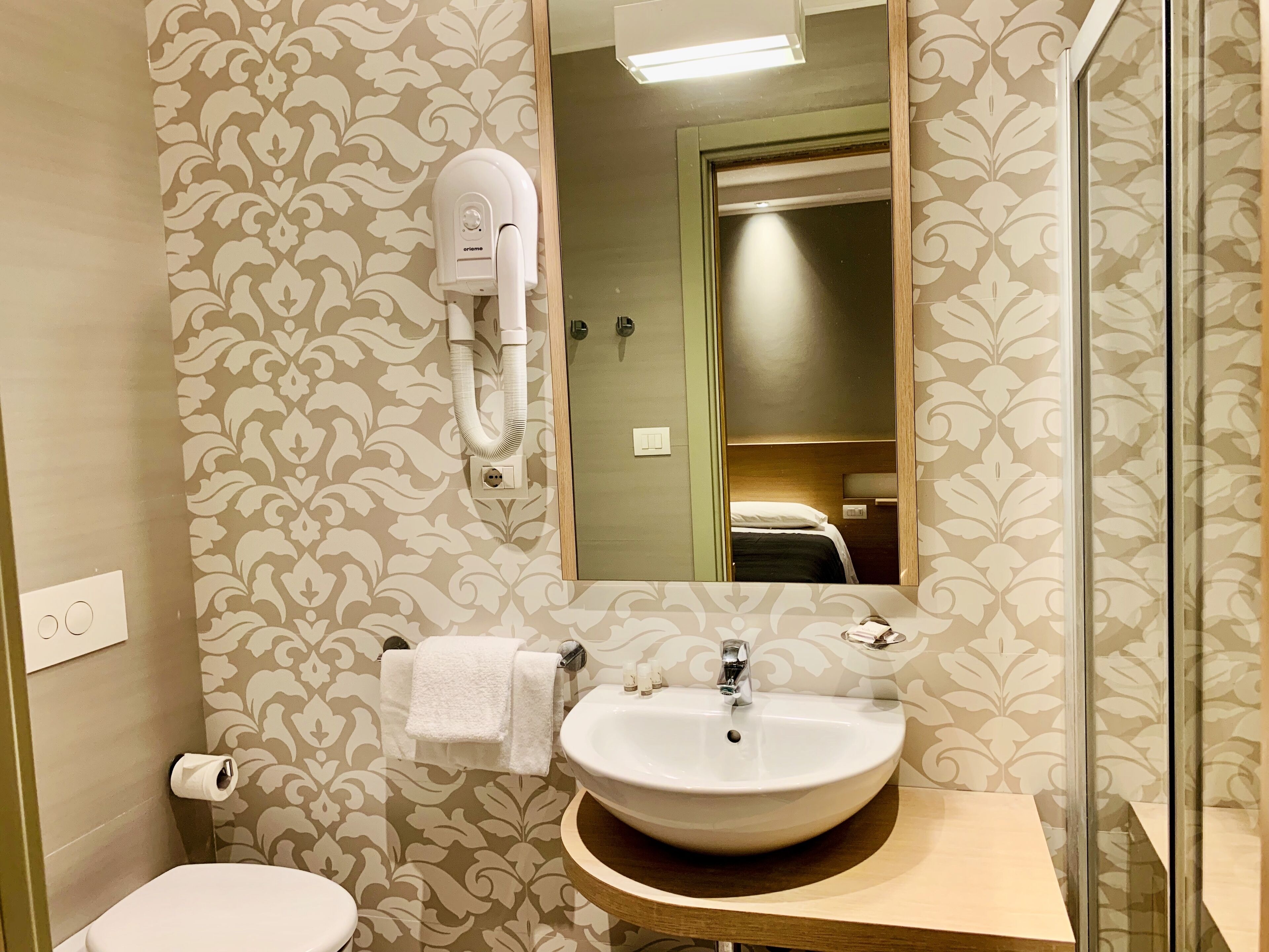 triple room, balcony | bathroom | shower, hair dryer, bidet, towels