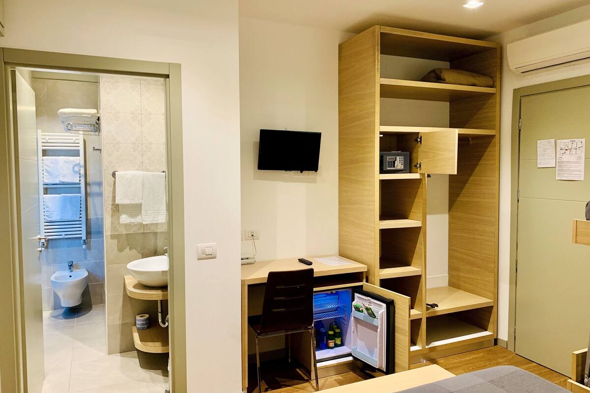 premium bedding, down duvets, in-room safe, soundproofing