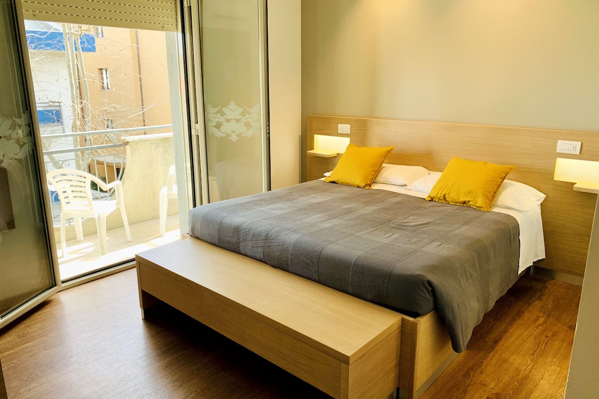 double room, balcony | premium bedding, down duvets, in-room safe, soundproofing