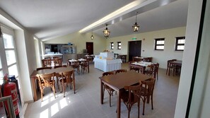 Breakfast, lunch and dinner served - HI Alfeizerão - Pousada de Juventude - Hostel (Alcobaça)