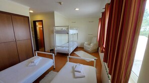 Family Room | Free WiFi, bed sheets