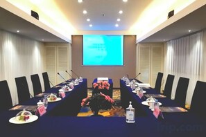 Unclassified image, 2 of 74, button - Huaqiao Hotel (Nantong)