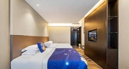 Huaqiao Hotel