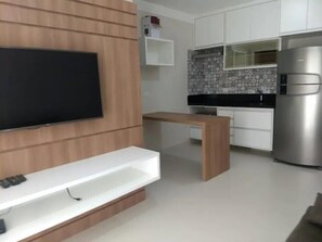 아파트, 더블침대 1개 및 소파베드, 금연 | 거실 | 평면 TV