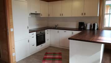 Family Cottage, 4 Bedrooms | Individually furnished, free WiFi