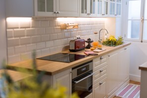 Premium Apartment, 1 Bedroom, Balcony | Private kitchen - Casa Do Mercado (Funchal)