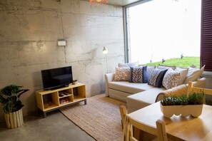 Design Apartment, 1 Bedroom, Kitchen, Garden Area | Television - Casa Do Mercado (Funchal)