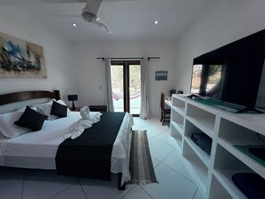 1 bedroom, premium bedding, minibar, in-room safe