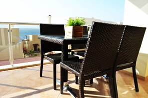 Apartment, 2 Bedrooms, Sea View | Bathroom | Shower, towels