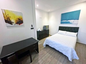 Standard Double Room, 1 Queen Bed | Premium bedding, down comforters, pillowtop beds, minibar - Surf Ranch Tamarindo (Tamarindo)