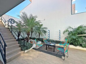 Premium bedding, down comforters, pillowtop beds, minibar - Surf Ranch Tamarindo (Tamarindo)