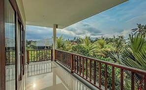 Balcony -  DLobong Suites Ubud (Ubud)