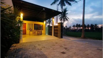 Deluxe Quadruple Room, 4 Bedrooms, Garden Area | Reception