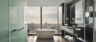 Four Seasons Hotel One Dalton Street, Boston