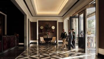 Lobby-lounge