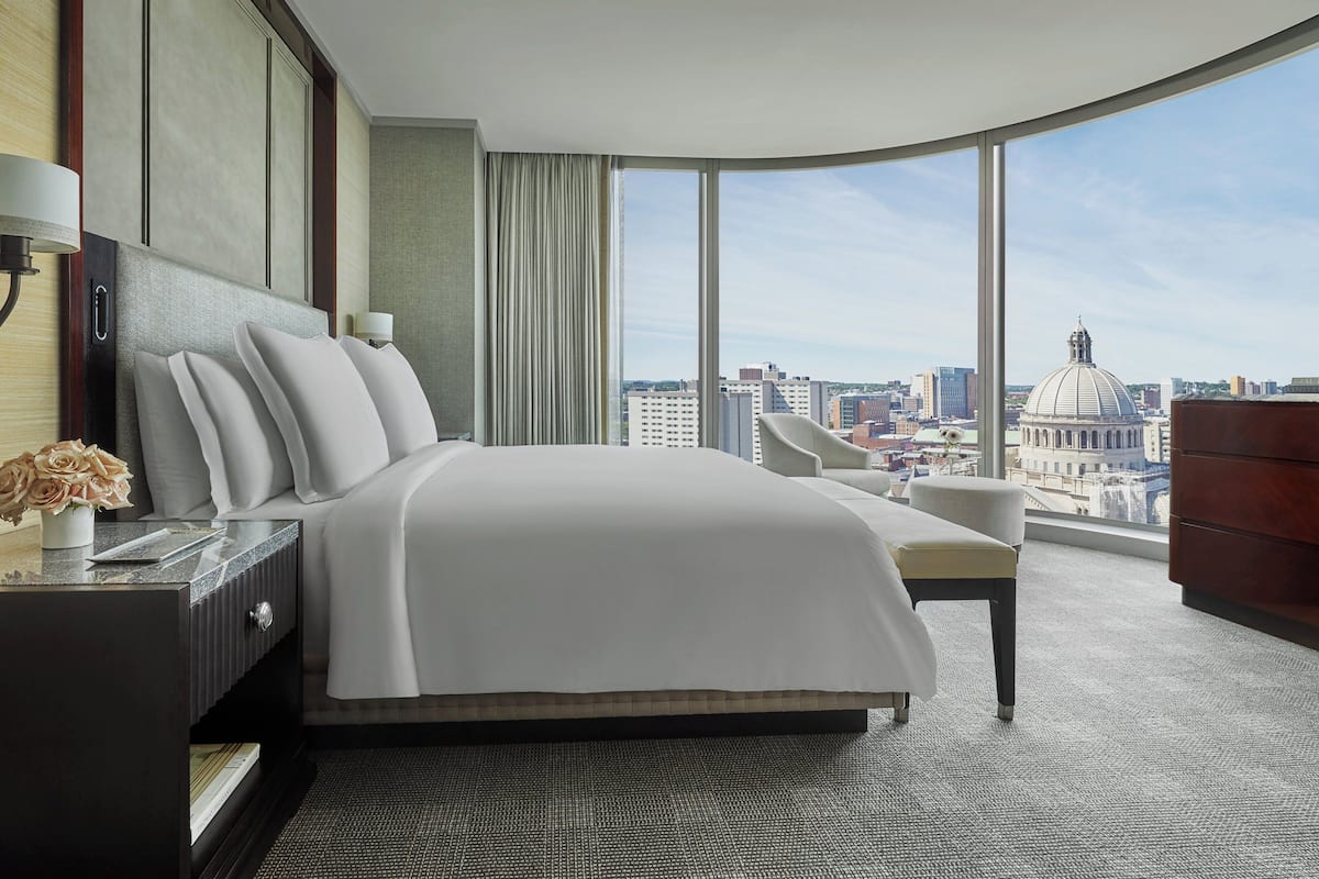 1 bedroom, premium bedding, minibar, in-room safe