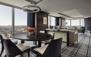 1 bedroom, premium bedding, minibar, in-room safe - Four Seasons Hotel One Dalton Street, Boston (Boston)