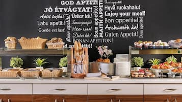 Ókeypis morgunverðarhlaðborð daglega