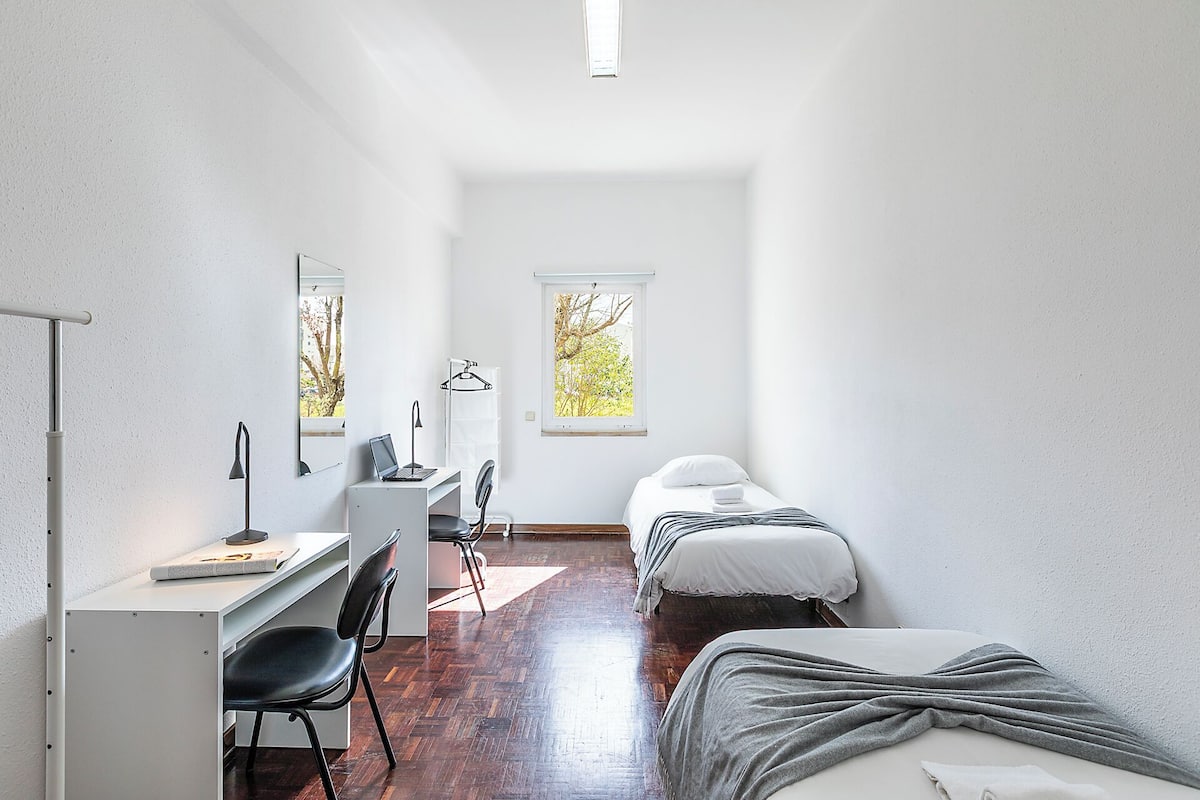 Twin Room, Non Smoking, Shared Bathroom